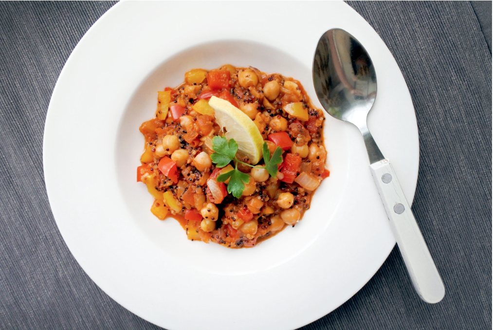 Rollos de col rellenos de carne con quinoa, garbanzos y cúrcuma